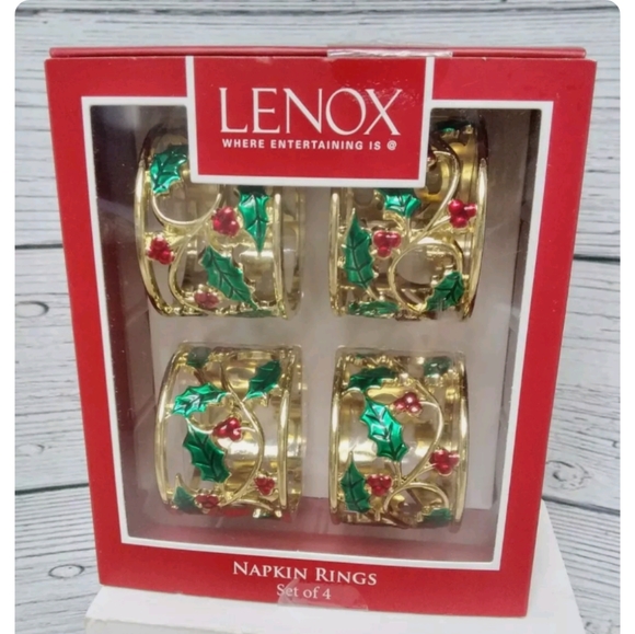 New Lenox Holiday Green Holly & Red Berries in Gold Napkin Rings Set of 4 - Picture 5 of 8
